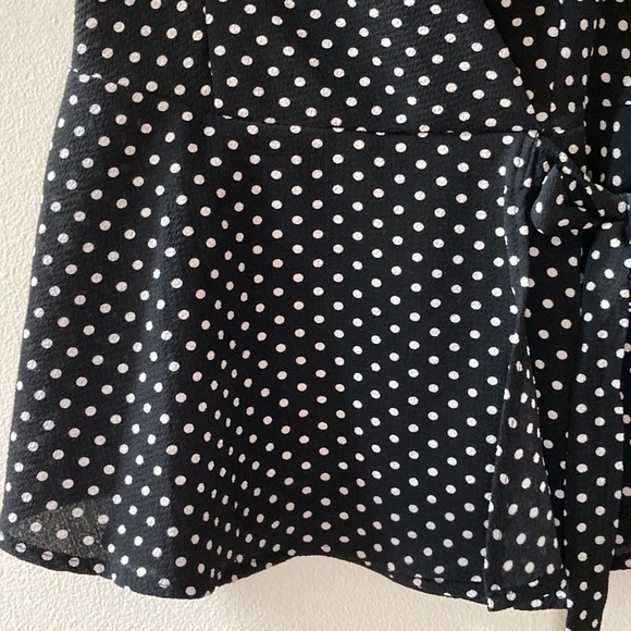 Monteau Los Angeles Surplice Neckline Faux Wrap Top Size Small (Junior’s) - Picture 9 of 11